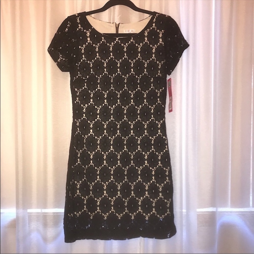 Xhilaration NWT Black Floral Pattern Lace Shift Dress XS